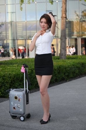 制服高跟美女【套图80P/1.3G】