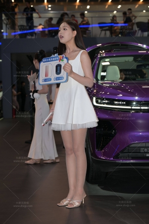 肉丝美腿小姐姐【套图93P/1.6G】