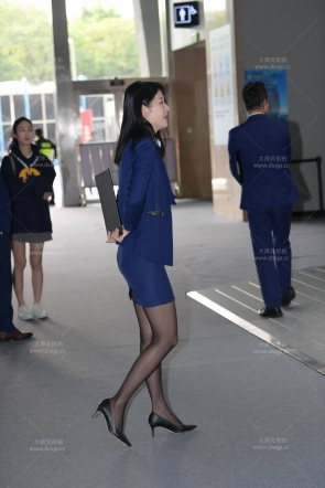 制服黑丝极品丰满奔驰销售