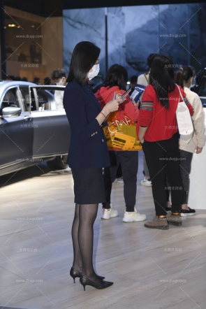 短发干练的制服黑丝【套图+78P】