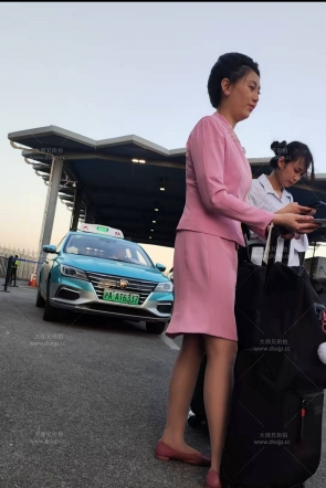 4K视频机场道口偶遇吉祥航空姐形象气质